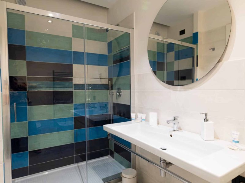 bagno-camera-matrimoniale-con-balcone